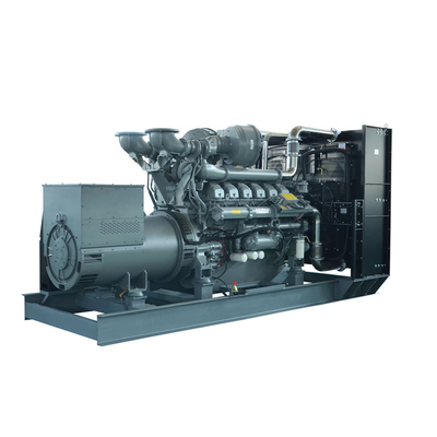 Un bon prix. 1106A-70TG1 108kw 135KVA Perkins Soundproof Generator en ligne