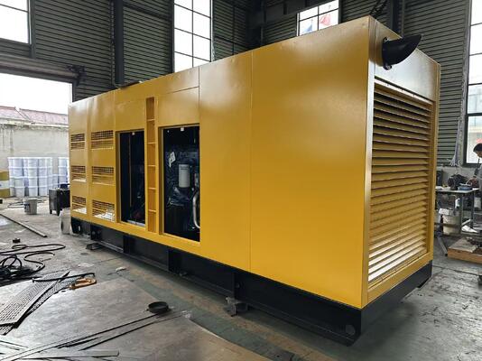 Un bon prix. Générateur diesel silencieux de 500 kVA pour le commerce et l'industrie Générateur de puissance de secours économe en carburant en ligne